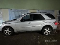 Grigio Usata 2009 Mercedes ML280 SUV | 9900 € (Buon prezzo)