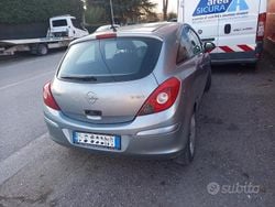 Grigio Usata 2007 Opel Corsa Club Tre volumi | 1400 € (Super prezzo)