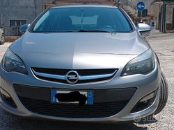 Grigio Usata 2014 Opel Astra Tre volumi | 3480 € (Buon prezzo)