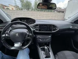 Usata 2018 Peugeot 308 Active Tre volumi | 8450 € (Buon prezzo)