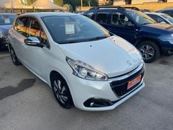 Bianco Usata 2018 Peugeot 208 Due volumi | 7900 € (Ottimo prezzo)