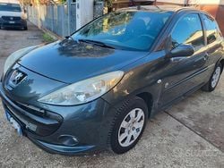 Grigio Usata 2012 Peugeot 206 Tre volumi | 2500 € (Buon prezzo)
