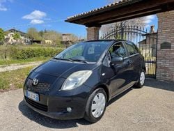 Nero Usata 2006 Toyota Yaris Sol Tre volumi | 2900 € (Buon prezzo)