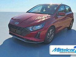 Rosso metallizzato Nuova 2025 Hyundai i20 Tre volumi | 18.600 € (Buon prezzo)