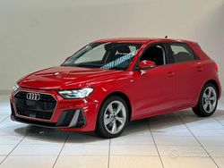 Rosso Nuova 2025 Audi A1 Tre volumi | 28.400 €