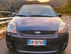 Blu Usata 2007 Ford Fiesta Tre volumi | 1300 € (Super prezzo)