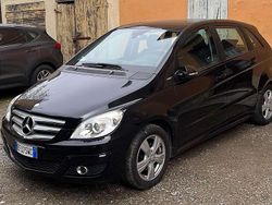 Nero Usata 2011 Mercedes B180 Monovolume | 6500 € (Buon prezzo)