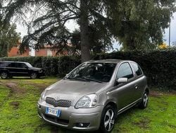 Marrone Usata 2005 Toyota Yaris Sol Tre volumi | 1900 € (Ottimo prezzo)