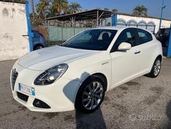 Bianco Usata 2015 Alfa Romeo Giulietta Tre volumi | 3600 € (Super prezzo)