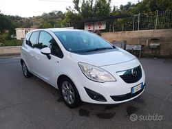 Bianco Usata 2013 Opel Meriva Monovolume | 5000 € (Buon prezzo)