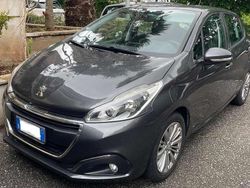 Grigio Usata 2015 Peugeot 208 Active Due volumi | 7100 € (Buon prezzo)