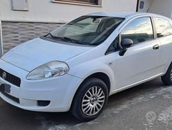 Usata 2009 Fiat Punto Furgone | 2300 €