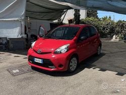 Rosso Usata 2012 Toyota Aygo Due volumi | 4700 € (Buon prezzo)