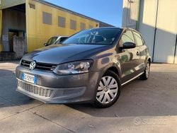 Grigio Usata 2010 VW Polo Tre volumi | 3900 € (Buon prezzo)