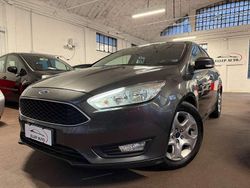 Grigio Usata 2015 Ford Focus S Tre volumi | 9499 € (Cara)