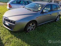 Grigio Usata 2009 Alfa Romeo 159 Tre volumi | 1500 € (Ottimo prezzo)