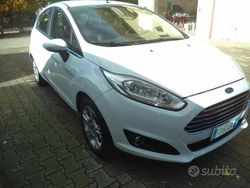 Bianco Usata 2016 Ford Fiesta Tre volumi | 6900 € (Buon prezzo)