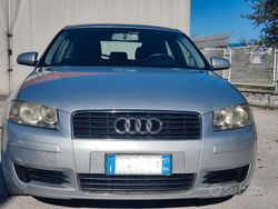 Grigio Usata 2003 Audi A3 Attraction Tre volumi | 2000 € (Ottimo prezzo)
