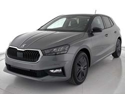 Grigio metallizzato Nuova 2025 Skoda Fabia Tre volumi | 18.300 € (Buon prezzo)