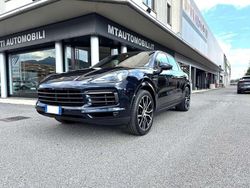 Blu notte Usata 2022 Porsche Cayenne SUV | 75.000 € (Super prezzo)