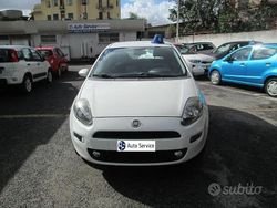 Bianco pastello Usata 2013 Fiat Punto Young Due volumi | 4500 € (Buon prezzo)