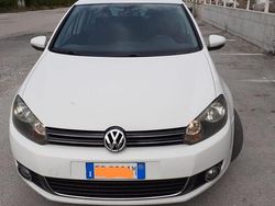 Bianco Usata 2010 VW Golf VI Tre volumi | 4800 € (Buon prezzo)