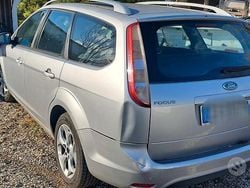Grigio Usata 2011 Ford Focus Station wagon | 2200 € (Super prezzo)