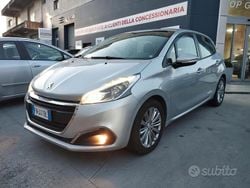 Grigio Usata 2018 Peugeot 208 Active Due volumi | 9450 € (Buon prezzo)