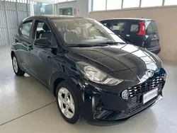 Nero Usata 2022 Hyundai i10 Due volumi | 12.400 € (Buon prezzo)