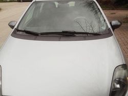 Grigio Usata 2013 Fiat Punto Lounge Due volumi | 4000 € (Buon prezzo)