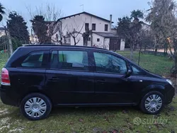 Usata 2007 Opel Zafira Monovolume | 2300 € (Molto cara)