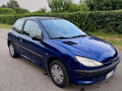 Usata 2001 Peugeot 206 Tre volumi | 1000 € (Super prezzo)