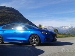Blu/azzurro Usata 2019 Ford Focus ST-Line Tre volumi | 17.800 € (Buon prezzo)