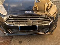 Nero Usata 2015 Ford Fiesta Tre volumi | 5000 € (Ottimo prezzo)