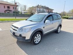 Grigio Usata 2008 Chevrolet Captiva SUV | 5900 € (Molto cara)