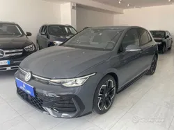 Nuova 2025 VW Golf VIII R-line Tre volumi | 37.900 € (Buon prezzo)