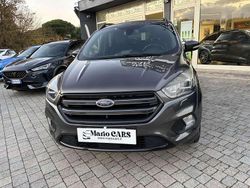 Grigio Usata 2018 Ford Kuga ST-Line SUV | 13.900 € (Buon prezzo)