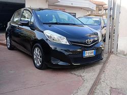 Nero Usata 2012 Toyota Yaris Style Tre volumi | 4790 € (Buon prezzo)