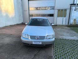 Argento Usata 2004 VW Bora Trendline Tre volumi | 1900 €