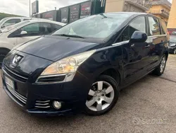 Blu Usata 2010 Peugeot 5008 Business-Line Monovolume | 1990 € (Buon prezzo)