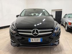 Nero Usata 2015 Mercedes B180 Premium Monovolume | 11.900 € (Buon prezzo)