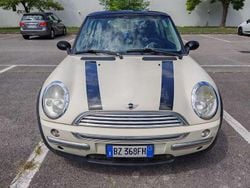 Beige Usata 2002 Mini Cooper Due volumi | 3400 € (Ottimo prezzo)