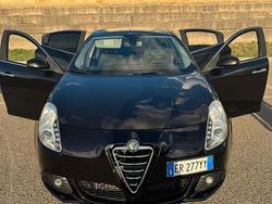 Nero Usata 2013 Alfa Romeo Giulietta Tre volumi | 6500 € (Molto cara)