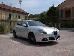 Grigio Usata 2013 Alfa Romeo Giulietta Distinctive Due volumi | 8000 € (Cara)
