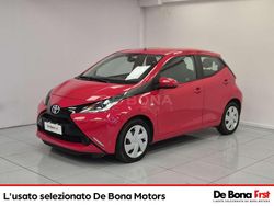 Rosso Usata 2016 Toyota Aygo X-play Due volumi | 8490 € (Buon prezzo)