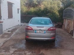 Grigio Usata 2010 Ford Mondeo Tre volumi | 3000 €