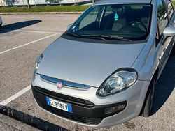 Grigio Usata 2012 Fiat Punto Tre volumi | 3300 € (Buon prezzo)