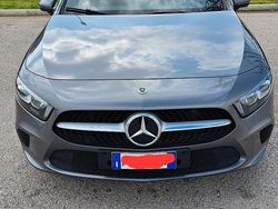 Grigio Usata 2019 Mercedes A180 Premium Tre volumi | 16.900 €