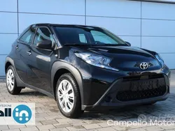 Nero Usata 2023 Toyota Aygo Active Due volumi | 14.300 € (Buon prezzo)