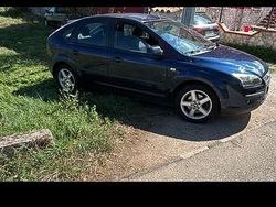 Usata 2006 Ford Focus Tre volumi | 1000 € (Super prezzo)